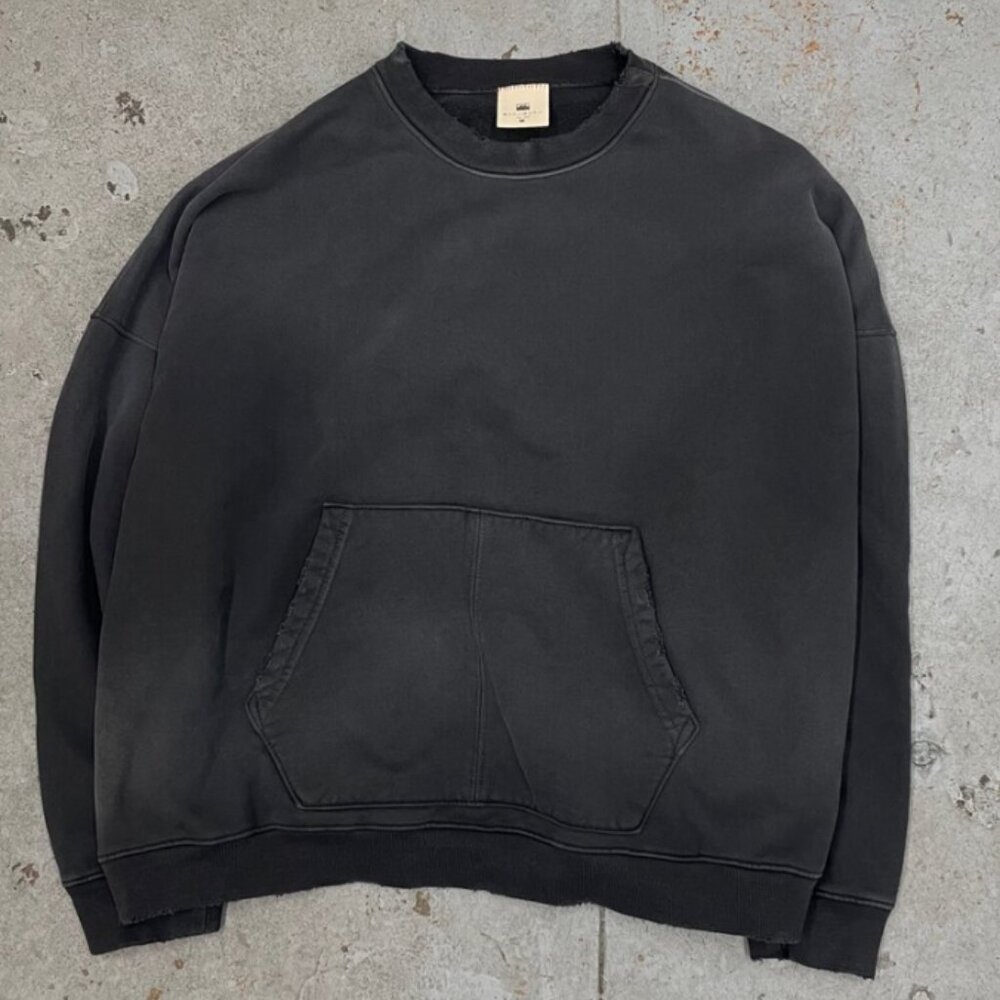 Moojimooji Oversized Kangaroo Pocket Crew Aged Black (Small)